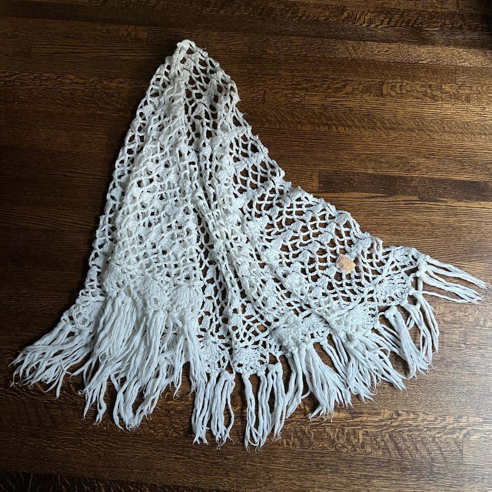 Vintage Handmade Knit Shawl, Chunky Open Weave Pattern with Fringe